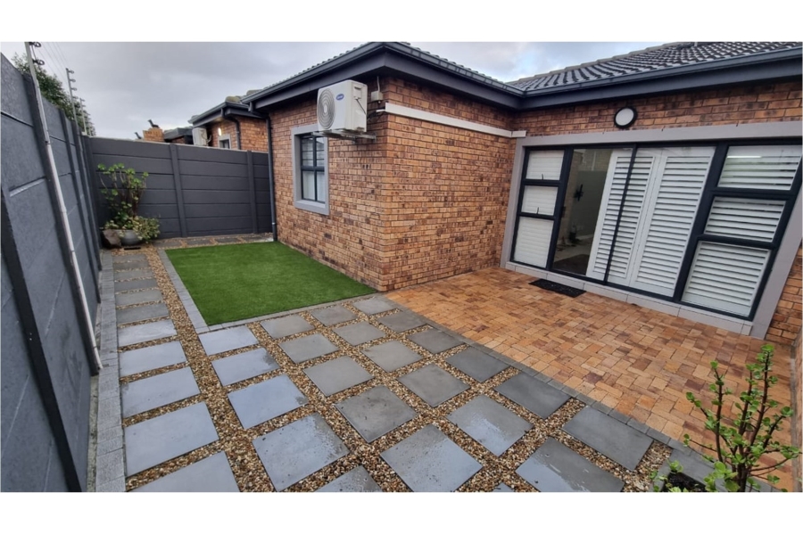 3 Bedroom Property for Sale in Burgundy Estate Western Cape